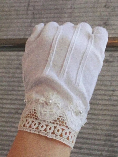 さえら【ヒスクローネ】のシンプルなコットン手袋