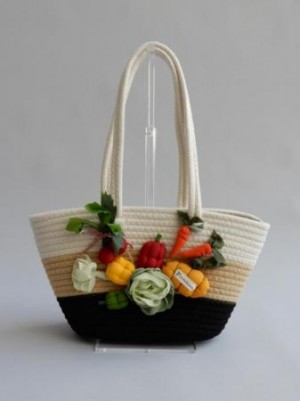 【ポテチーノ】可愛い夏野菜モチーフの楽しいショルダーバッグ